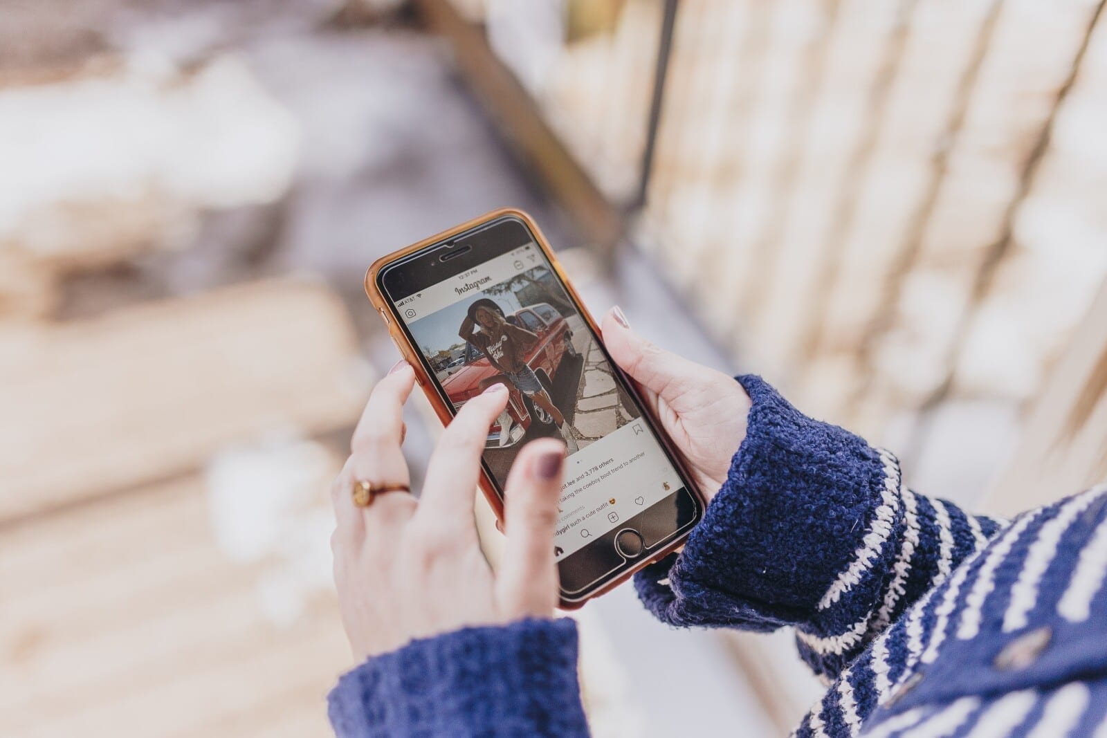 How to Write with All the Colors of the Rainbow on Instagram Stories