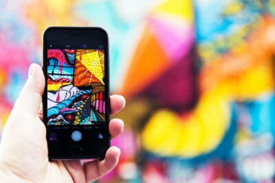 How to Make a Picture Round on iPhone