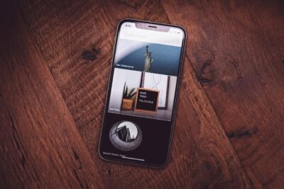 10 Best Apps for Creating Posters and Flyers on iPhone