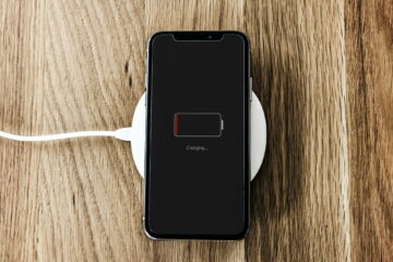 Charging a low battery smartphone